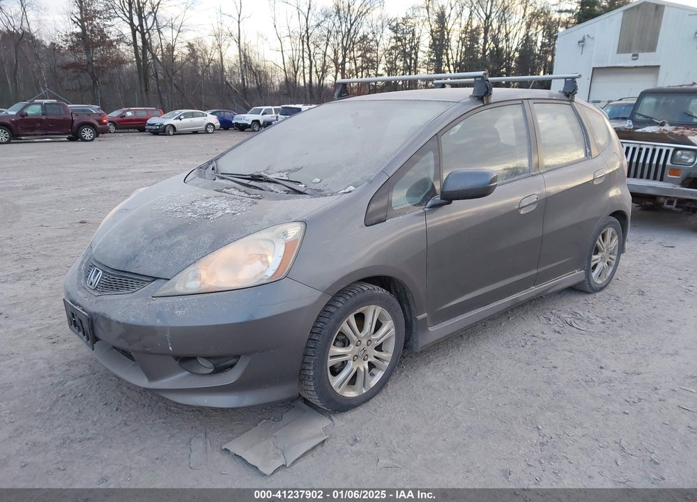 2011 HONDA FIT SPORT VIN: JHMGE8G52BC004406
