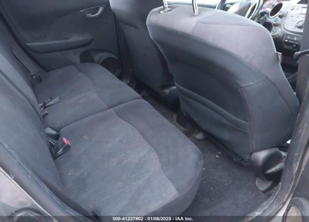 2011 HONDA FIT SPORT VIN: JHMGE8G52BC004406