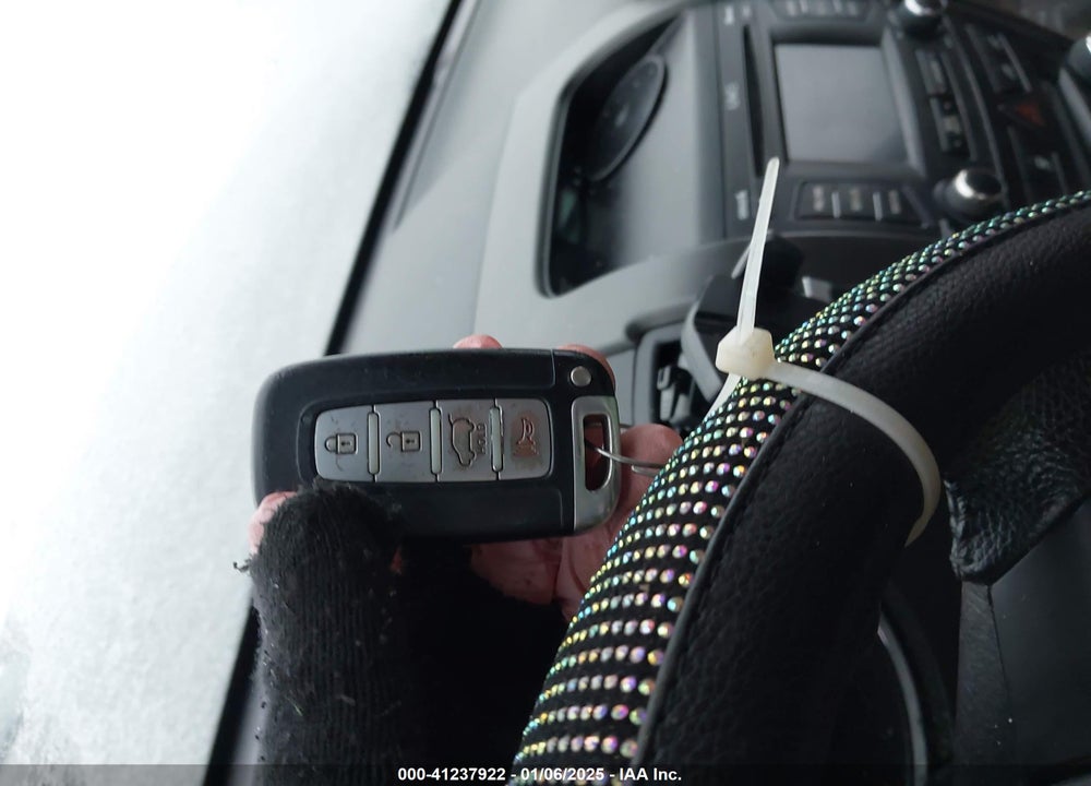 2013 KIA SORENTO VIN: 5XYKUCA6XDG385102