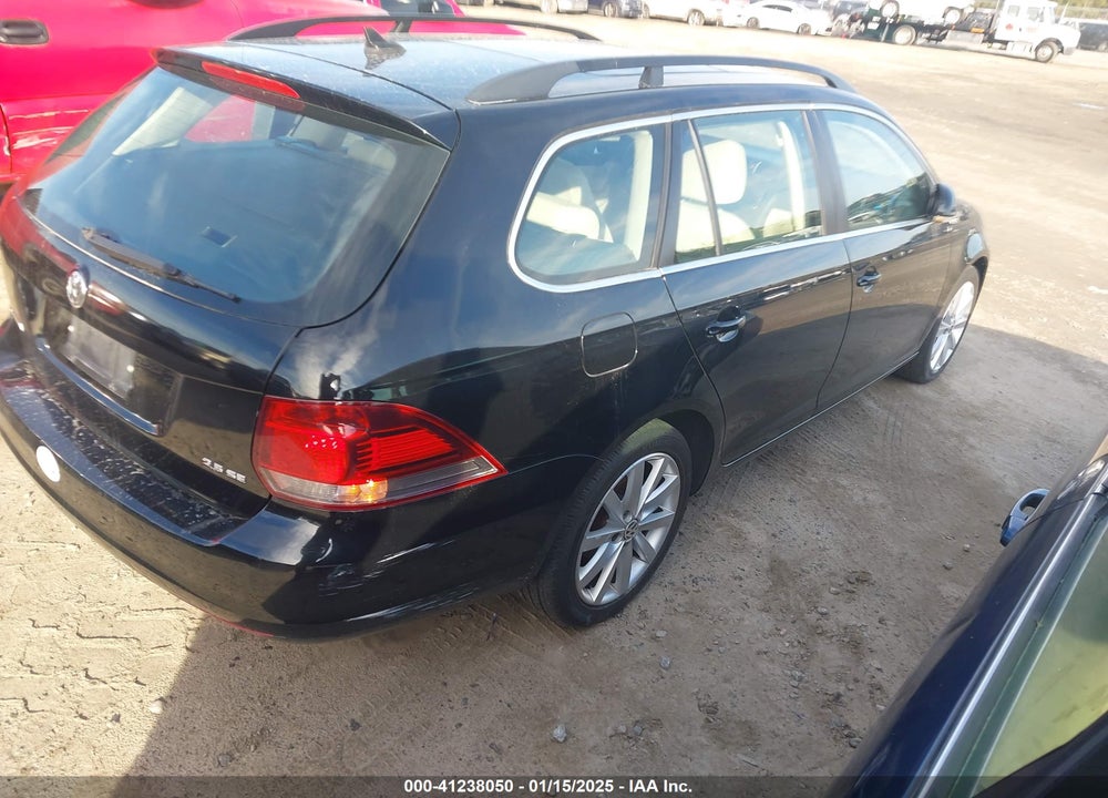2010 VOLKSWAGEN JETTA VIN: 3VWTZ7AJ5AM663711