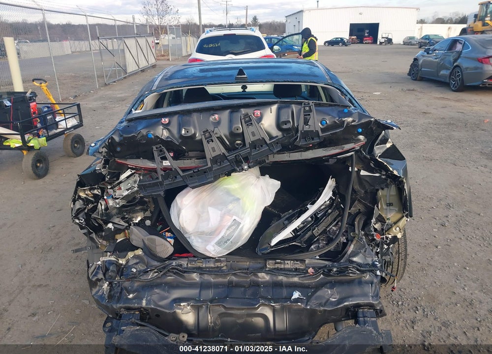 2024 HYUNDAI ELANTRA VIN: KMHLS4DGXRU691786