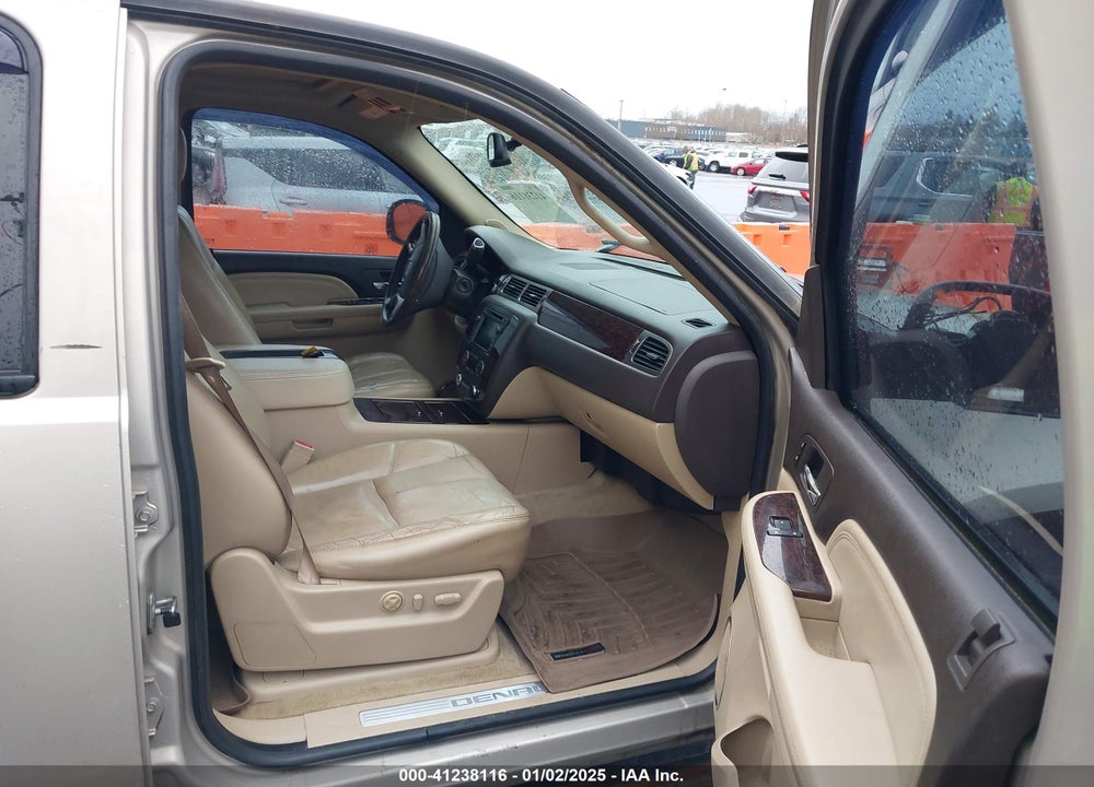 2007 GMC YUKON XL 1500 DENALI VIN: 1GKFK66837J202389