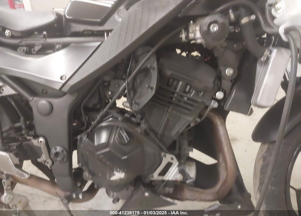 2017 KAWASAKI EX300 B VIN: JKAEX8B11HDA37940