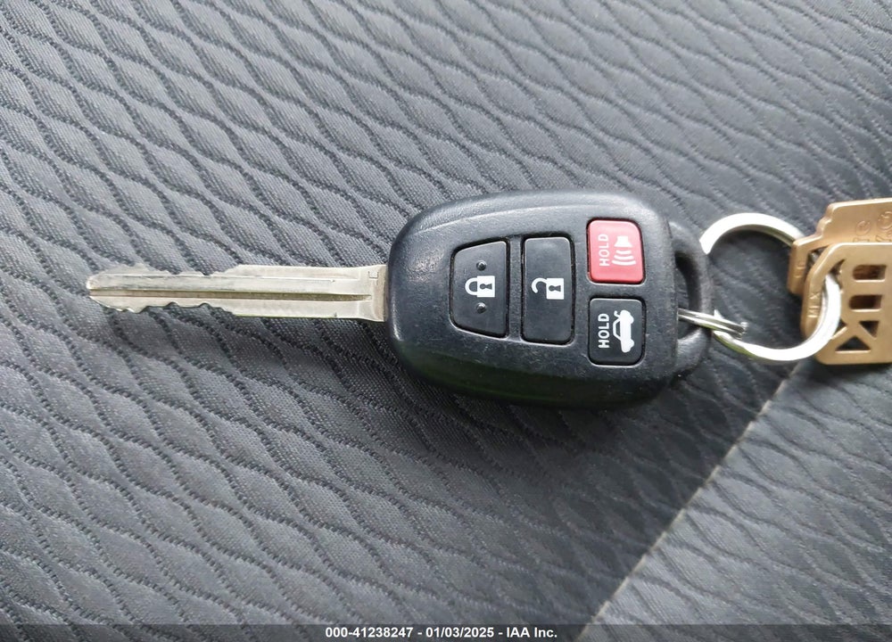 2019 TOYOTA COROLLA LE VIN: 5YFBURHE9KP870243