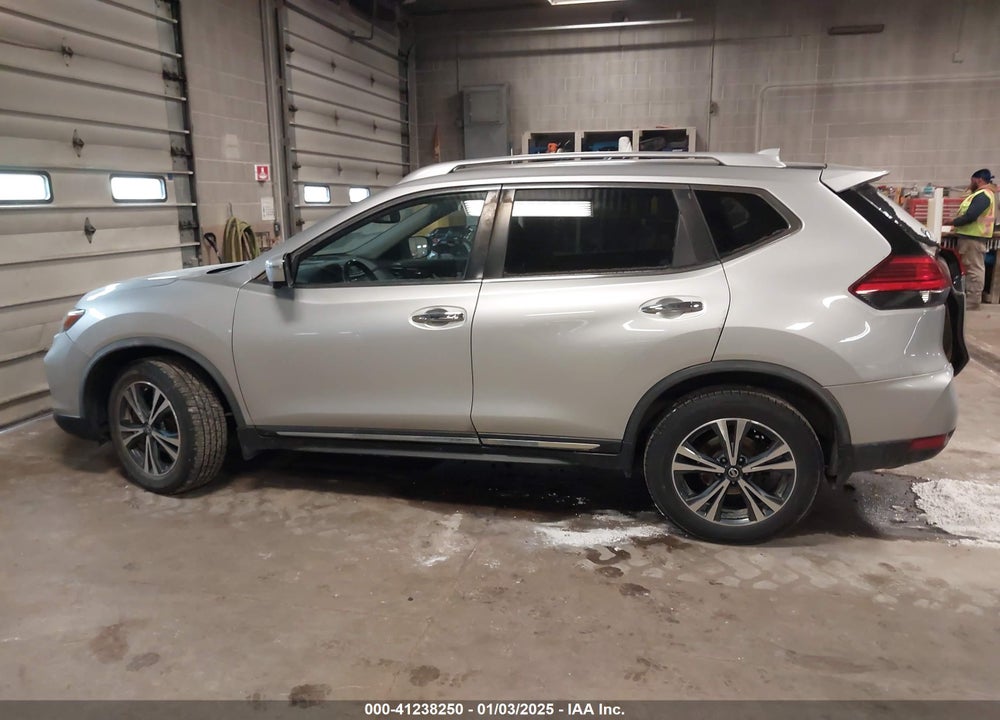 2017 NISSAN ROGUE SL VIN: JN8AT2MV9HW284173