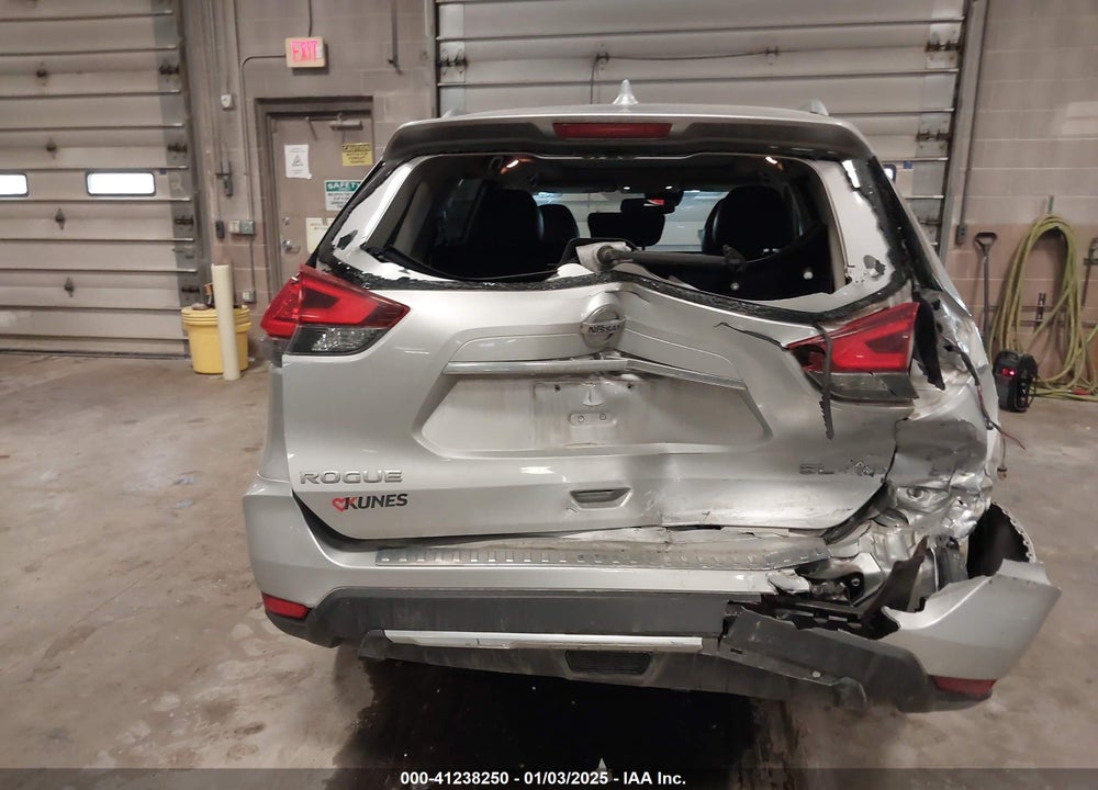 2017 NISSAN ROGUE SL VIN: JN8AT2MV9HW284173