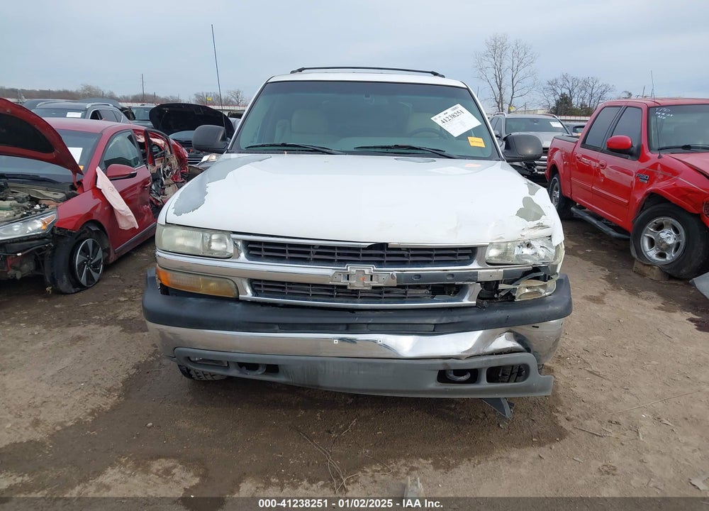 2001 CHEVROLET TAHOE LS/LT VIN: 1GNEK13T81R113162
