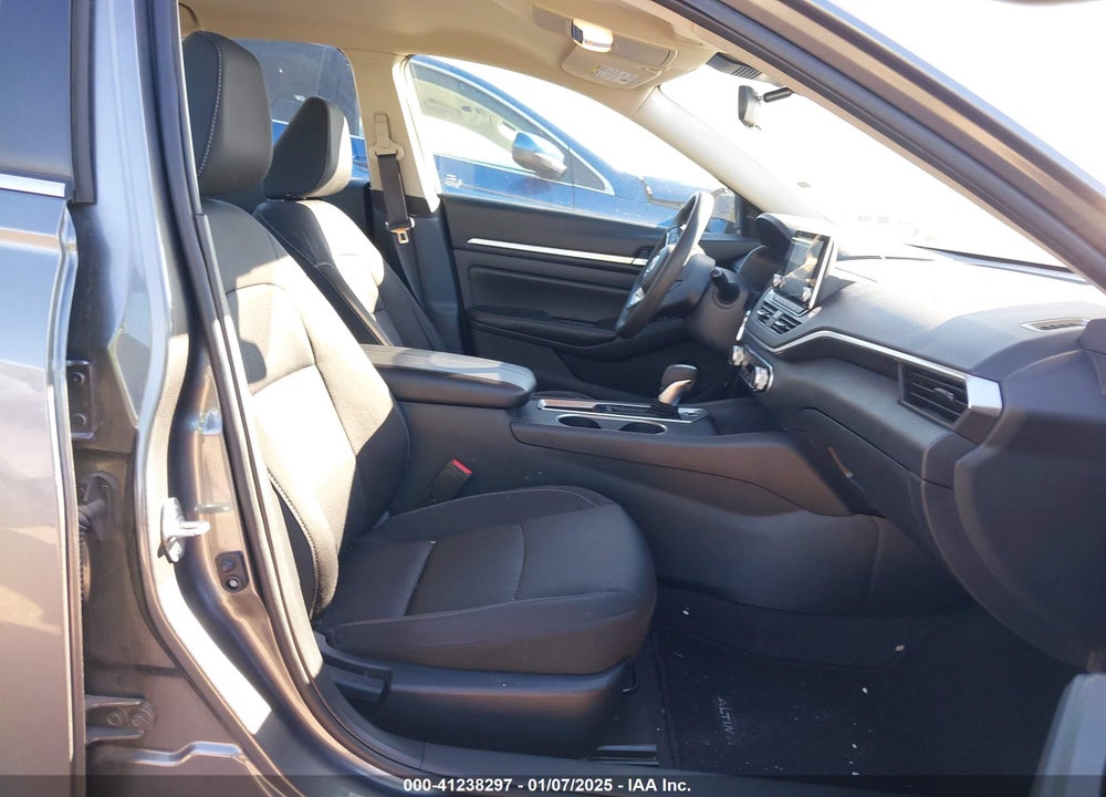 2022 NISSAN ALTIMA SV FWD VIN: 1N4BL4DV8NN384381