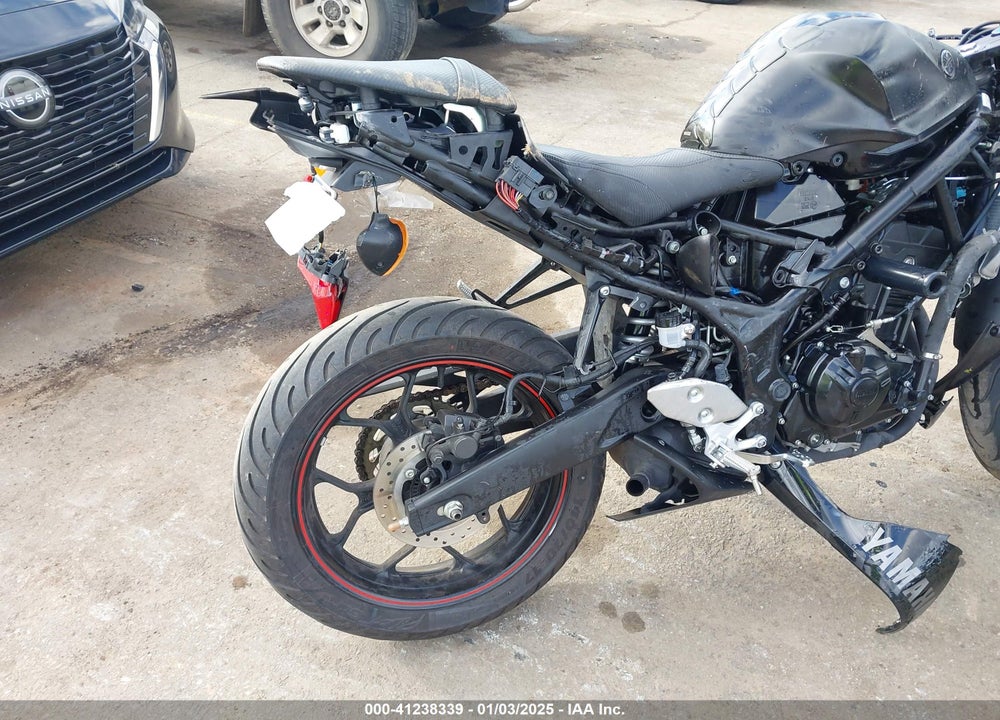 2017 YAMAHA YZFR3 A VIN: MH3RH15Y6HK002597
