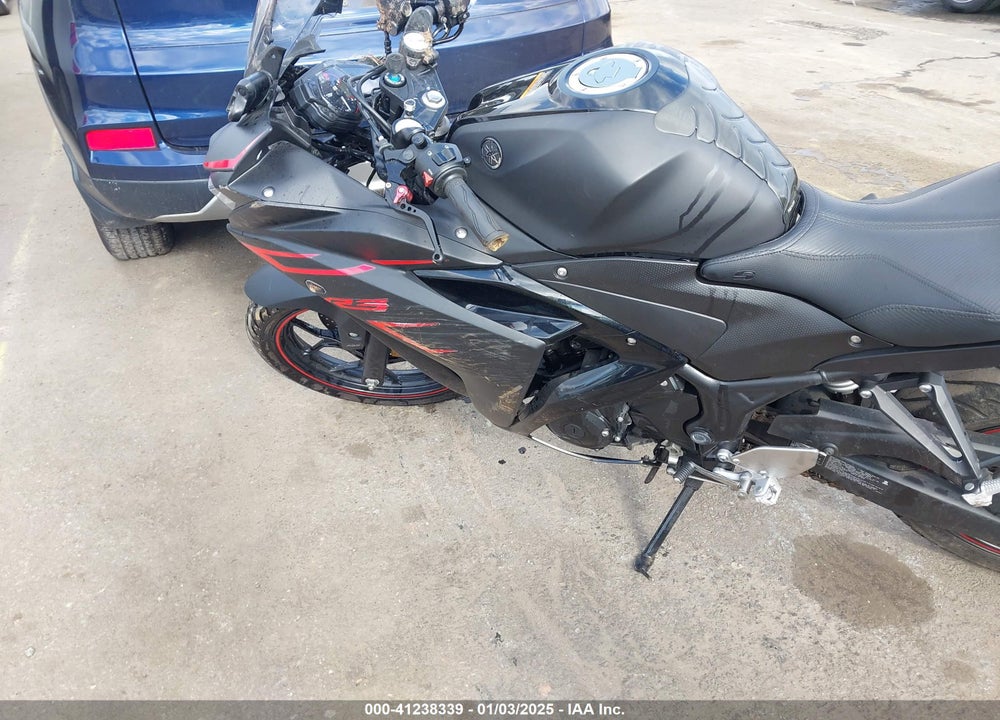 2017 YAMAHA YZFR3 A VIN: MH3RH15Y6HK002597