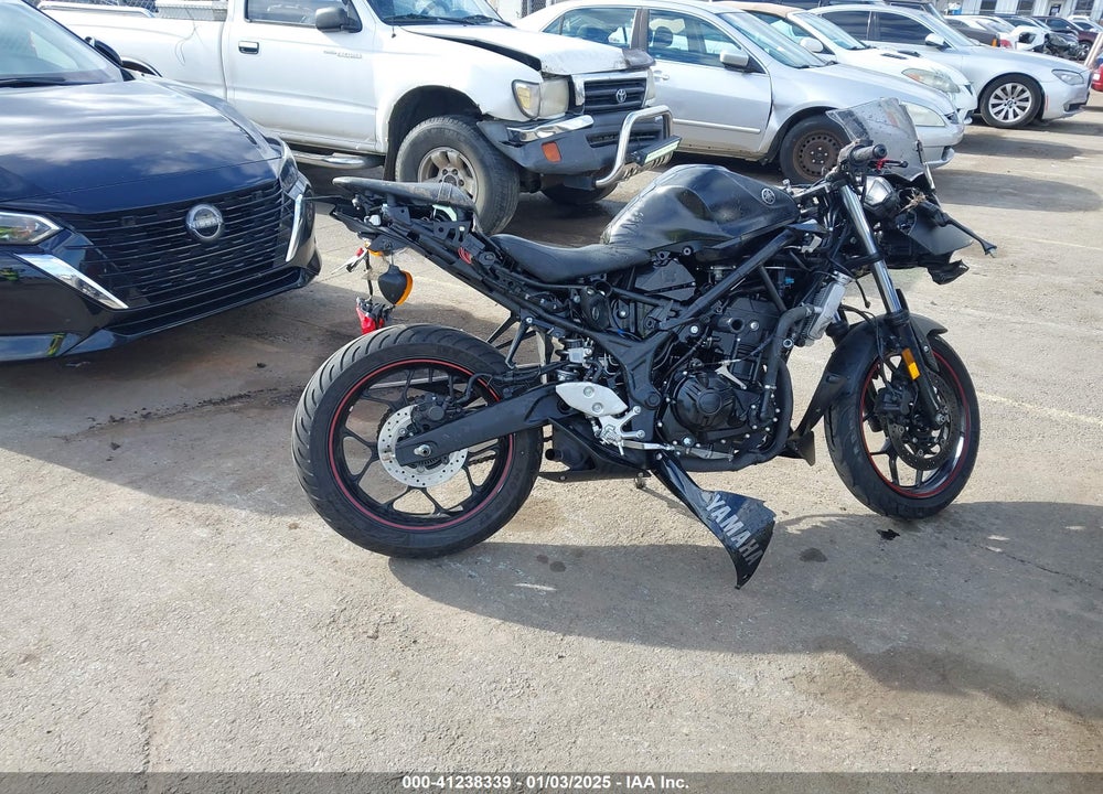 2017 YAMAHA YZFR3 A VIN: MH3RH15Y6HK002597