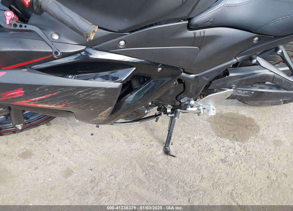 2017 YAMAHA YZFR3 A VIN: MH3RH15Y6HK002597