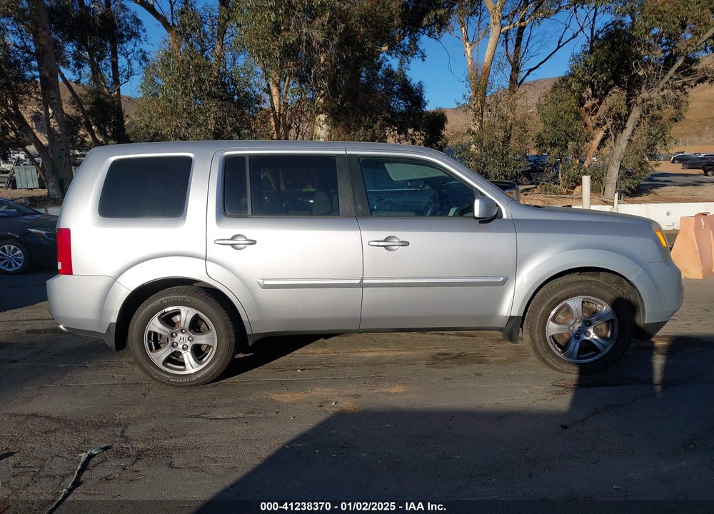 2014 HONDA PILOT EX VIN: 5FNYF4H44EB029624