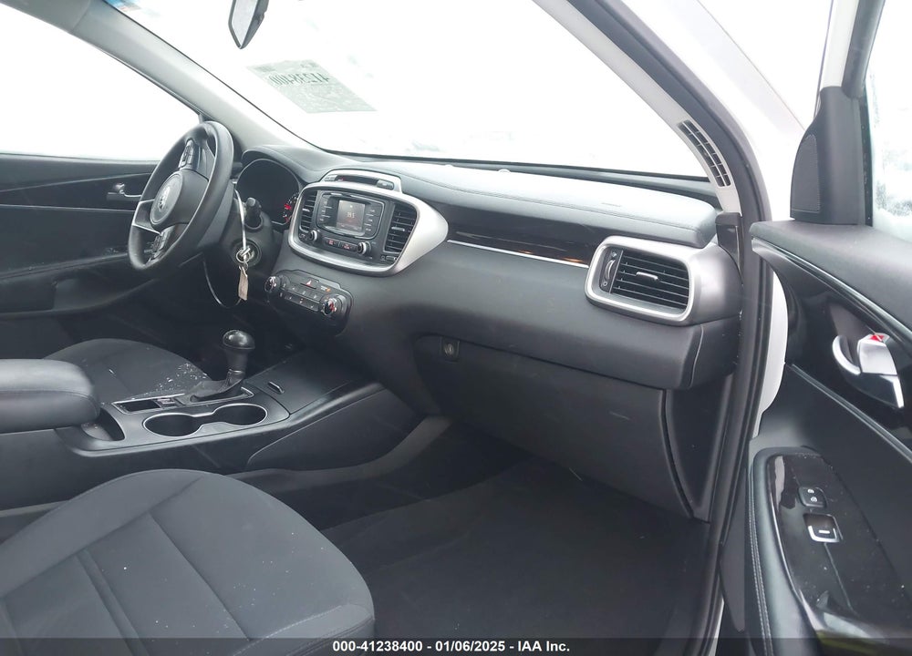 2016 KIA SORENTO VIN: 5XYPGDA36GG165811