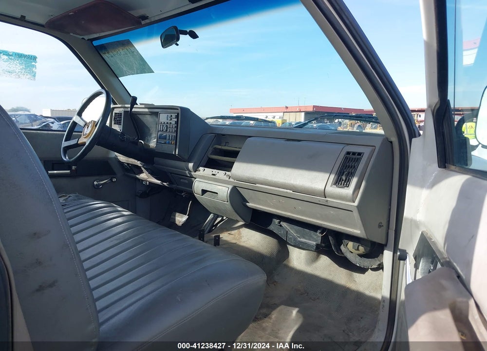 1992 CHEVROLET GMT-400 C1500 VIN: 1GCDC14Z3NE182875