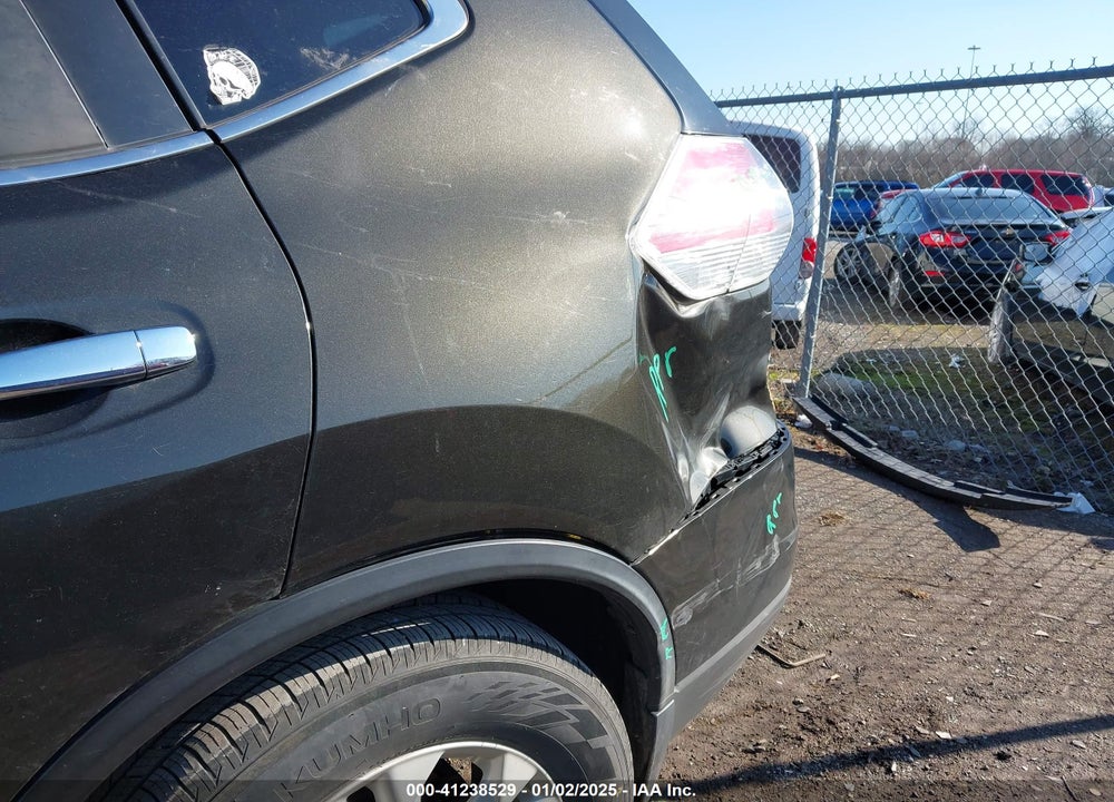 2014 NISSAN ROGUE SV VIN: 5N1AT2MT6EC812738