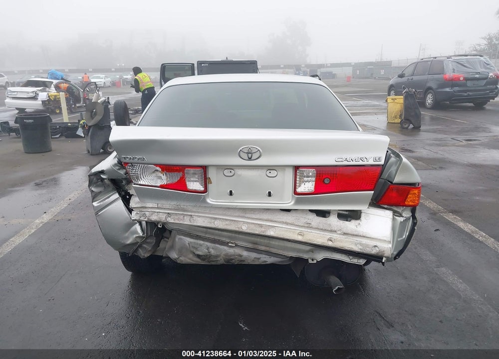 2000 TOYOTA CAMRY LE VIN: JT2BG22K7Y0457259