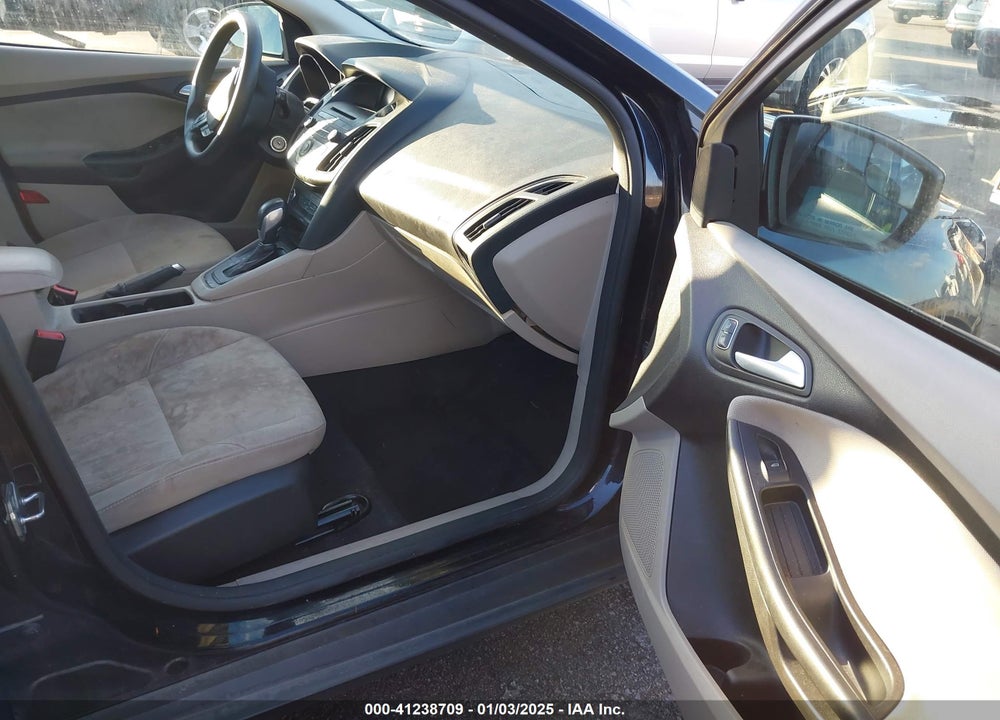 2017 FORD FOCUS VIN: 1FADP3K24HL301643
