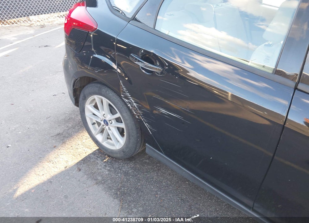 2017 FORD FOCUS VIN: 1FADP3K24HL301643
