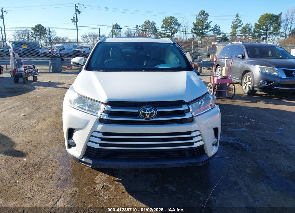 2017 TOYOTA HIGHLANDER XLE VIN: 5TDJZRFH2HS398915