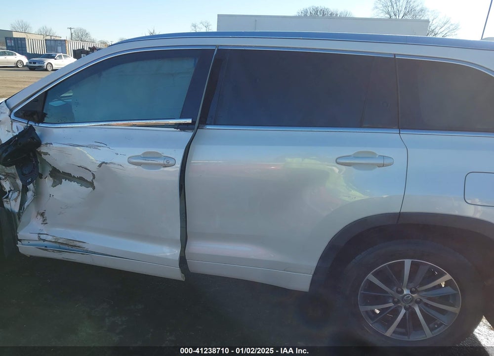 2017 TOYOTA HIGHLANDER XLE VIN: 5TDJZRFH2HS398915