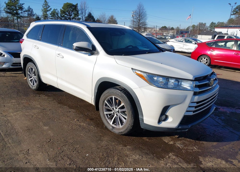 2017 TOYOTA HIGHLANDER XLE VIN: 5TDJZRFH2HS398915