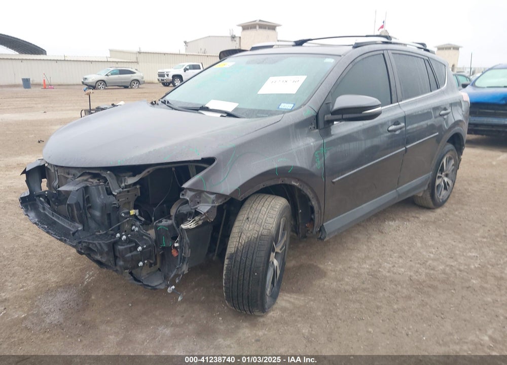 2016 TOYOTA RAV4 XLE VIN: 2T3RFREV2GW492714