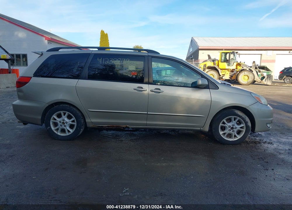 2005 TOYOTA SIENNA XLE VIN: 5TDZA22C35S260940
