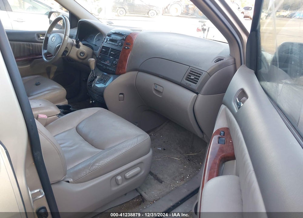 2005 TOYOTA SIENNA XLE VIN: 5TDZA22C35S260940