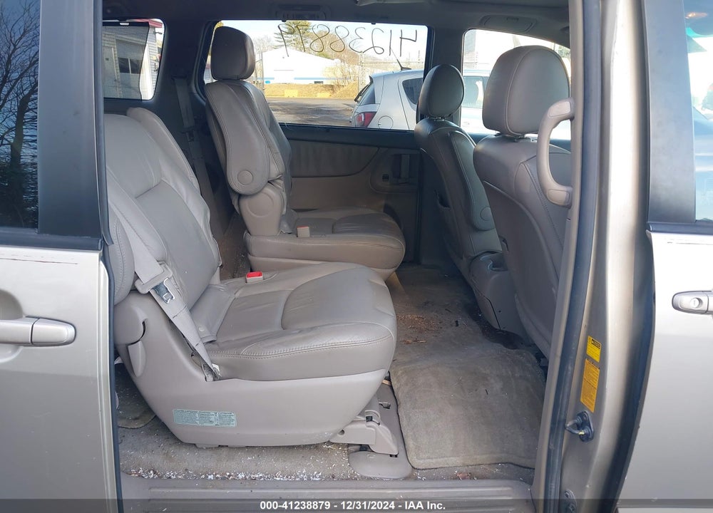 2005 TOYOTA SIENNA XLE VIN: 5TDZA22C35S260940