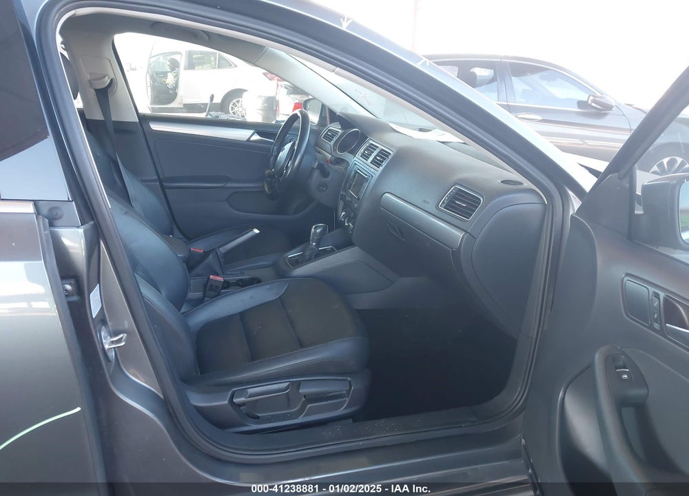 2015 VOLKSWAGEN JETTA 1.8T SE VIN: 3VWD17AJ9FM409275