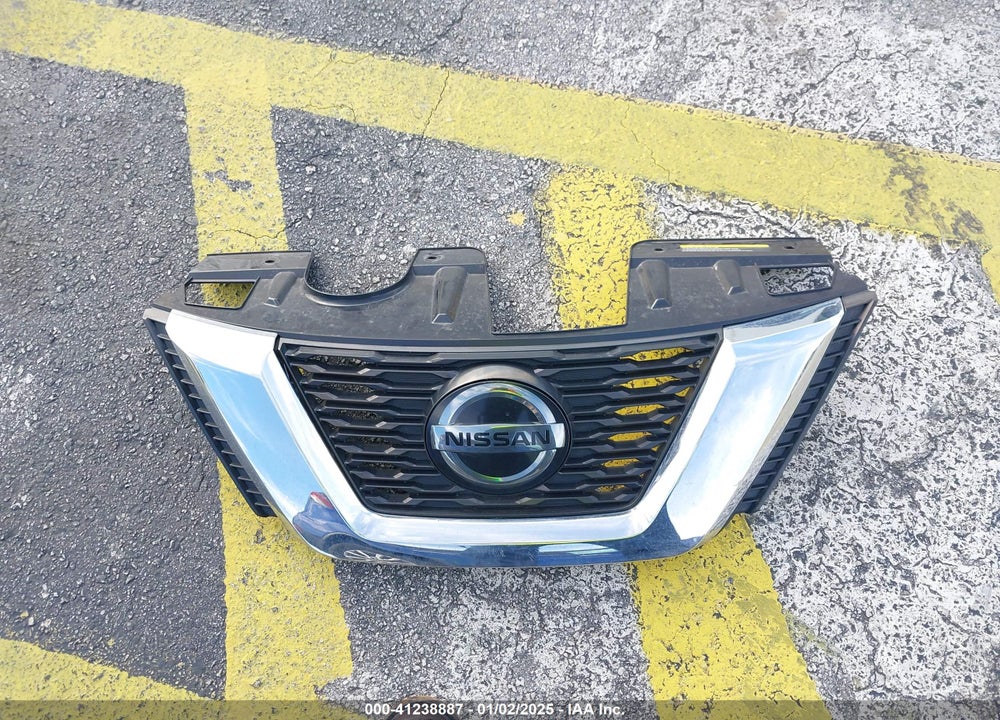 2018 NISSAN ROGUE SV VIN: JN8AT2MT0JW492379