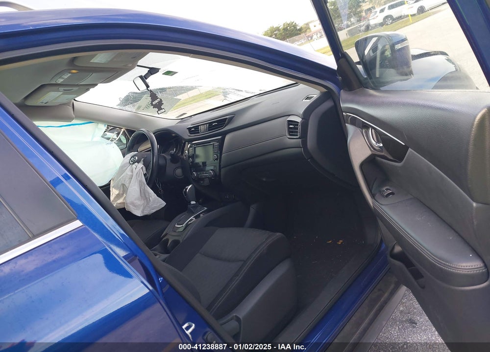 2018 NISSAN ROGUE SV VIN: JN8AT2MT0JW492379