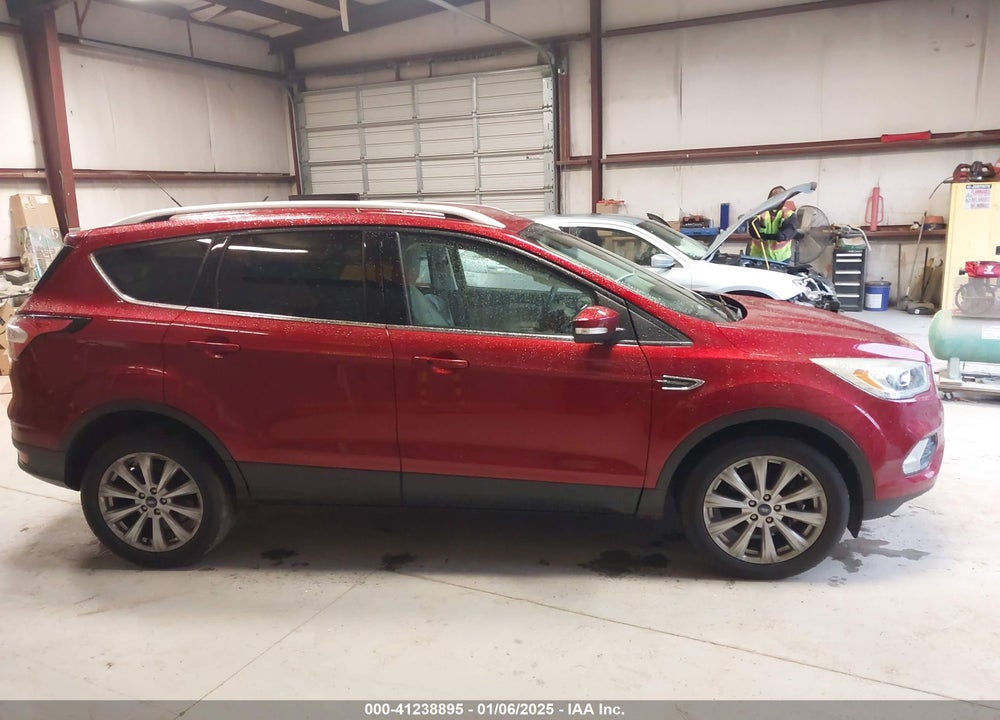 2017 FORD ESCAPE VIN: 1FMCU0JD7HUC07715
