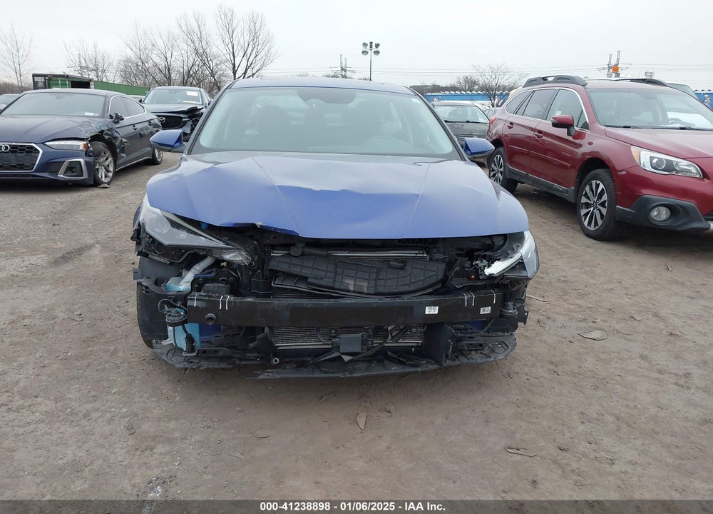 2023 HYUNDAI ELANTRA VIN: KMHLP4AG0PU374652