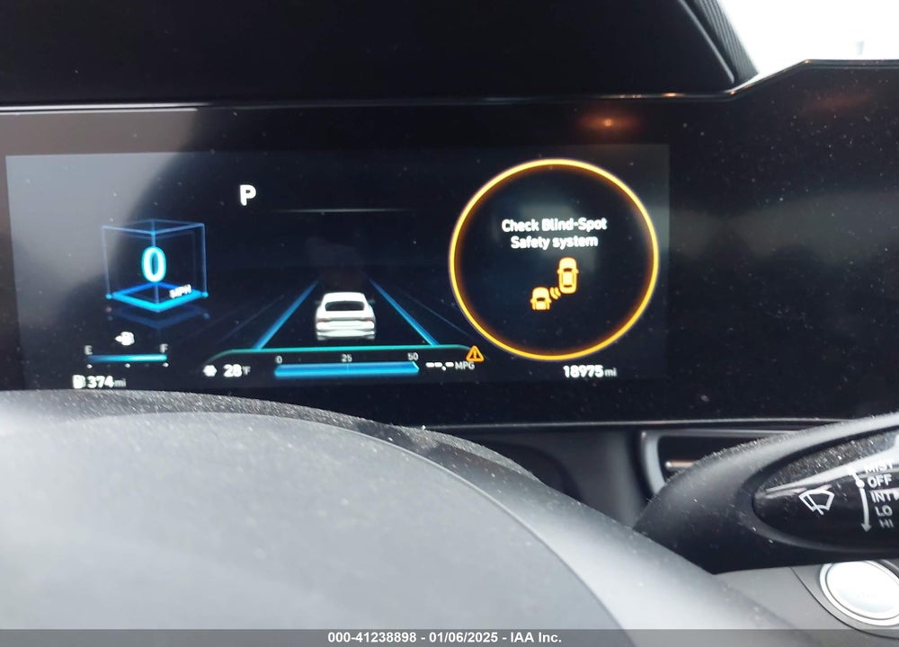 2023 HYUNDAI ELANTRA VIN: KMHLP4AG0PU374652