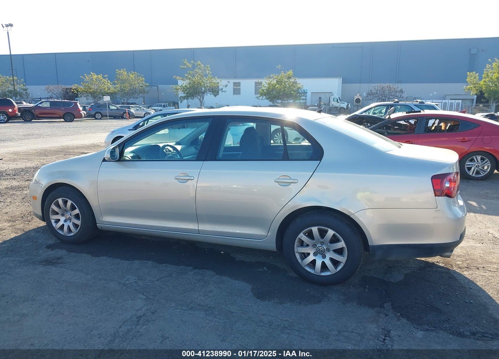 2010 VOLKSWAGEN JETTA VIN: 3VWJZ7AJ0AM060706