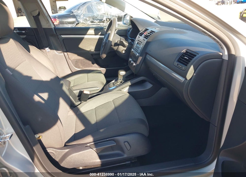 2010 VOLKSWAGEN JETTA VIN: 3VWJZ7AJ0AM060706