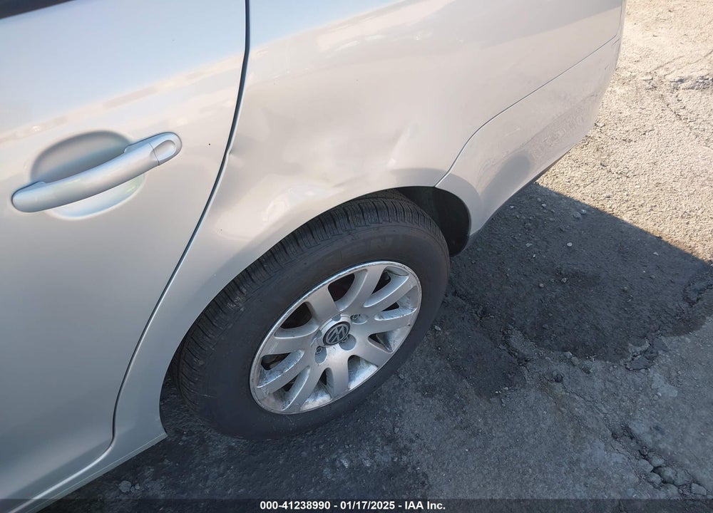 2010 VOLKSWAGEN JETTA VIN: 3VWJZ7AJ0AM060706