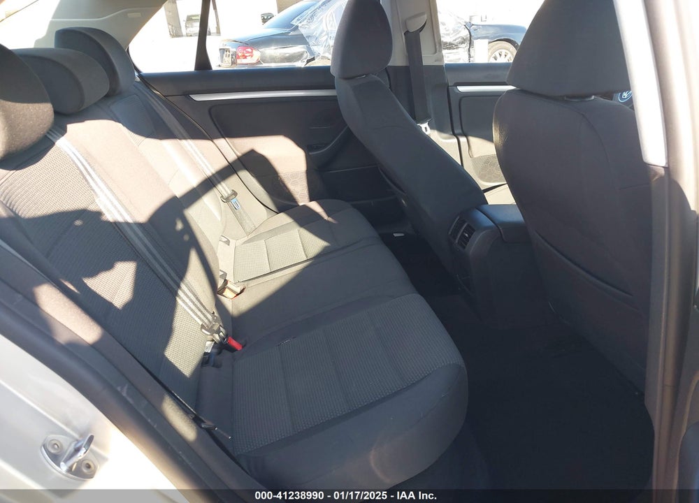 2010 VOLKSWAGEN JETTA VIN: 3VWJZ7AJ0AM060706