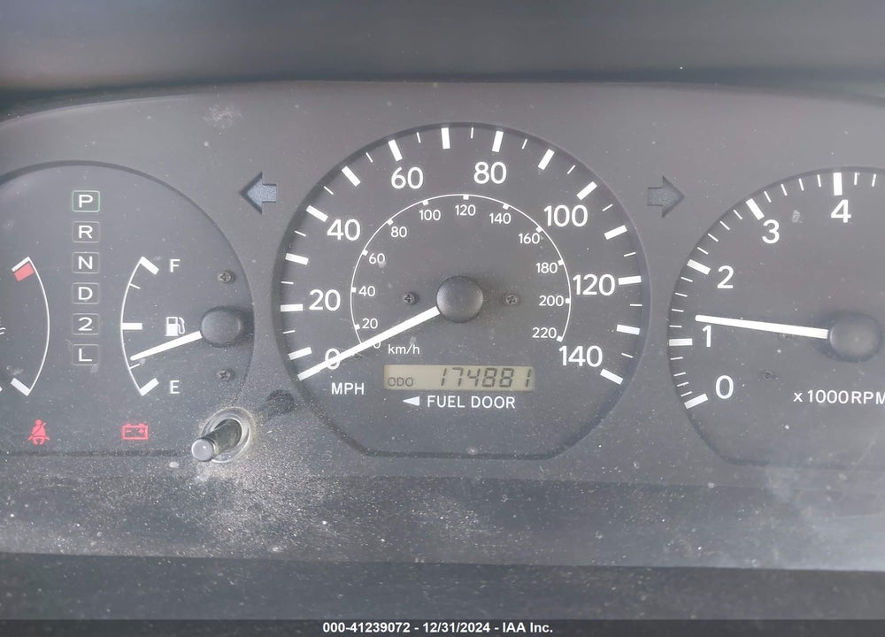 2000 TOYOTA CAMRY LE VIN: JT2BG22K2Y0426940