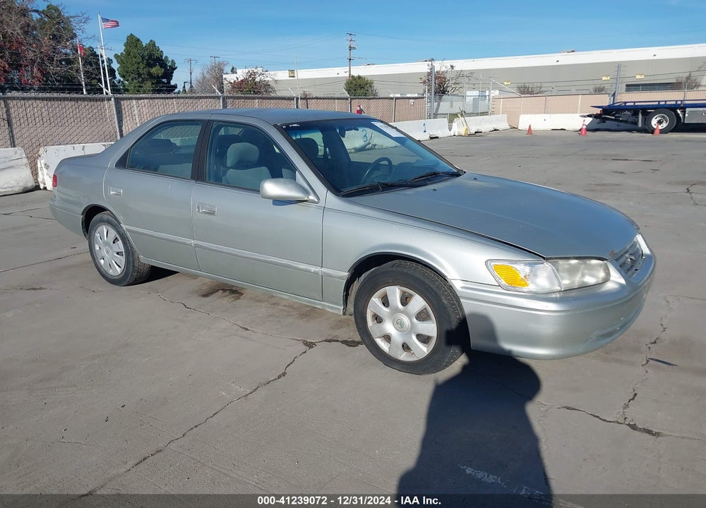 2000 TOYOTA CAMRY LE VIN: JT2BG22K2Y0426940