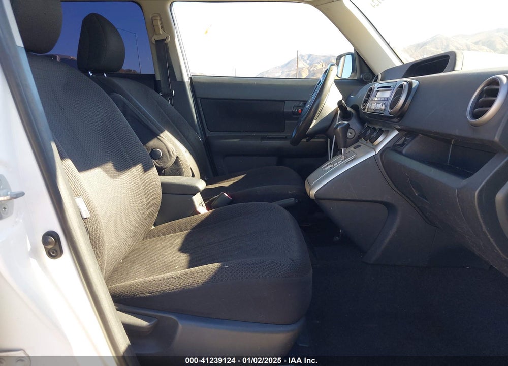 2008 SCION XB VIN: JTLKE50E881050559