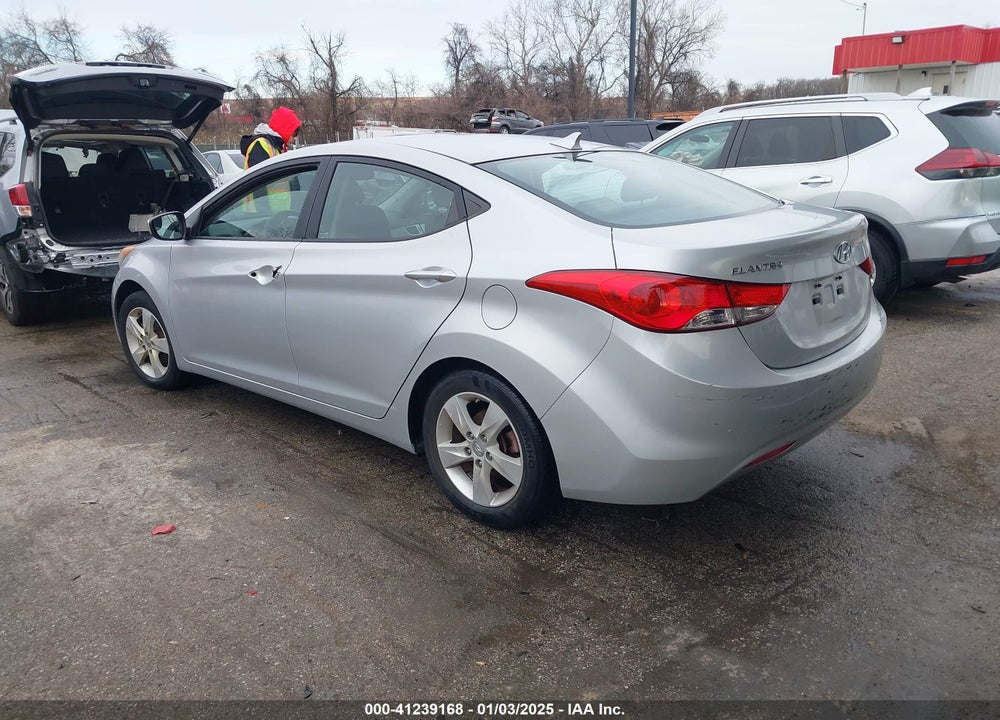 2013 HYUNDAI ELANTRA VIN: KMHDH4AE5DU619439
