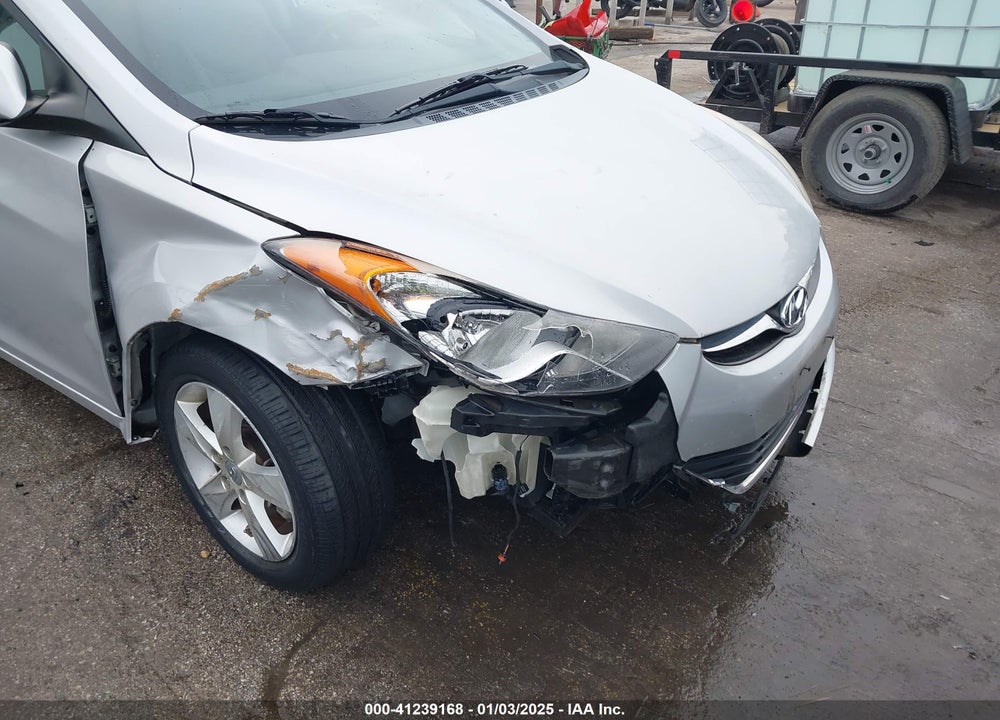 2013 HYUNDAI ELANTRA VIN: KMHDH4AE5DU619439