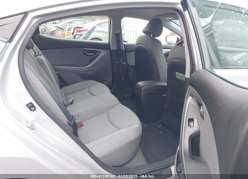 2013 HYUNDAI ELANTRA VIN: KMHDH4AE5DU619439