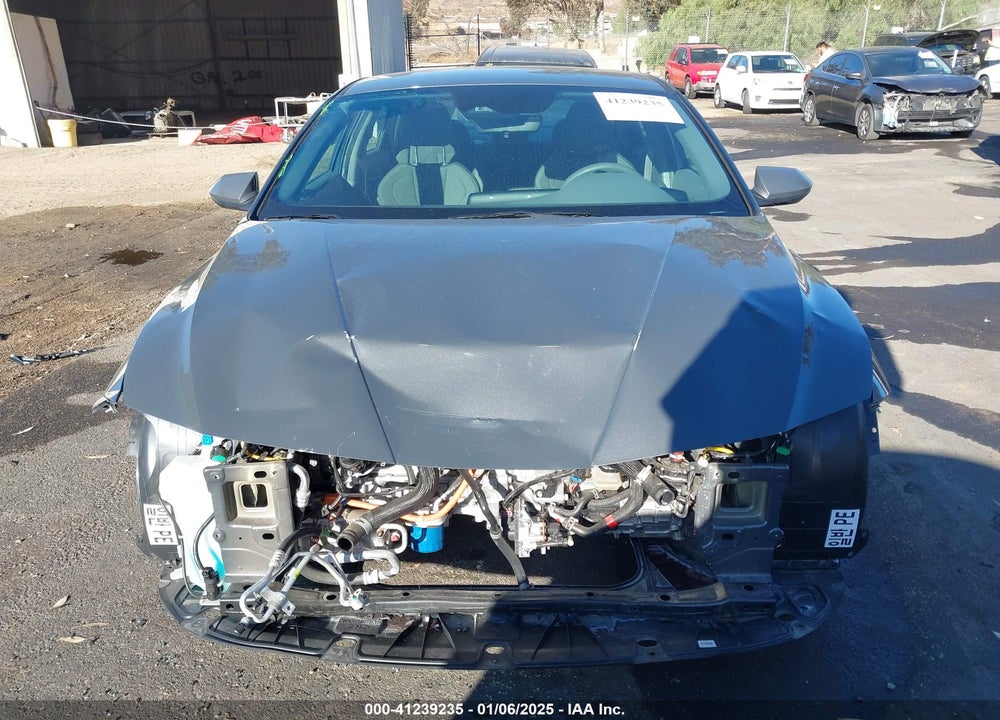 2024 HYUNDAI ELANTRA BLUE VIN: KMHLM4DJ0RU095642