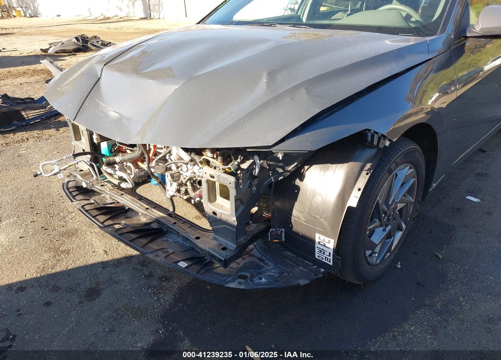 2024 HYUNDAI ELANTRA BLUE VIN: KMHLM4DJ0RU095642