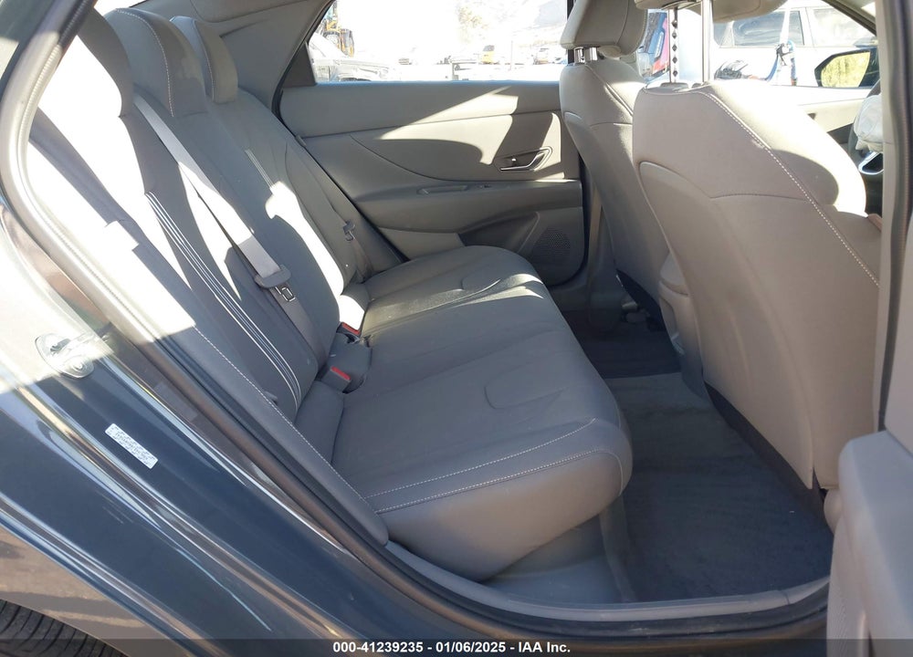 2024 HYUNDAI ELANTRA BLUE VIN: KMHLM4DJ0RU095642