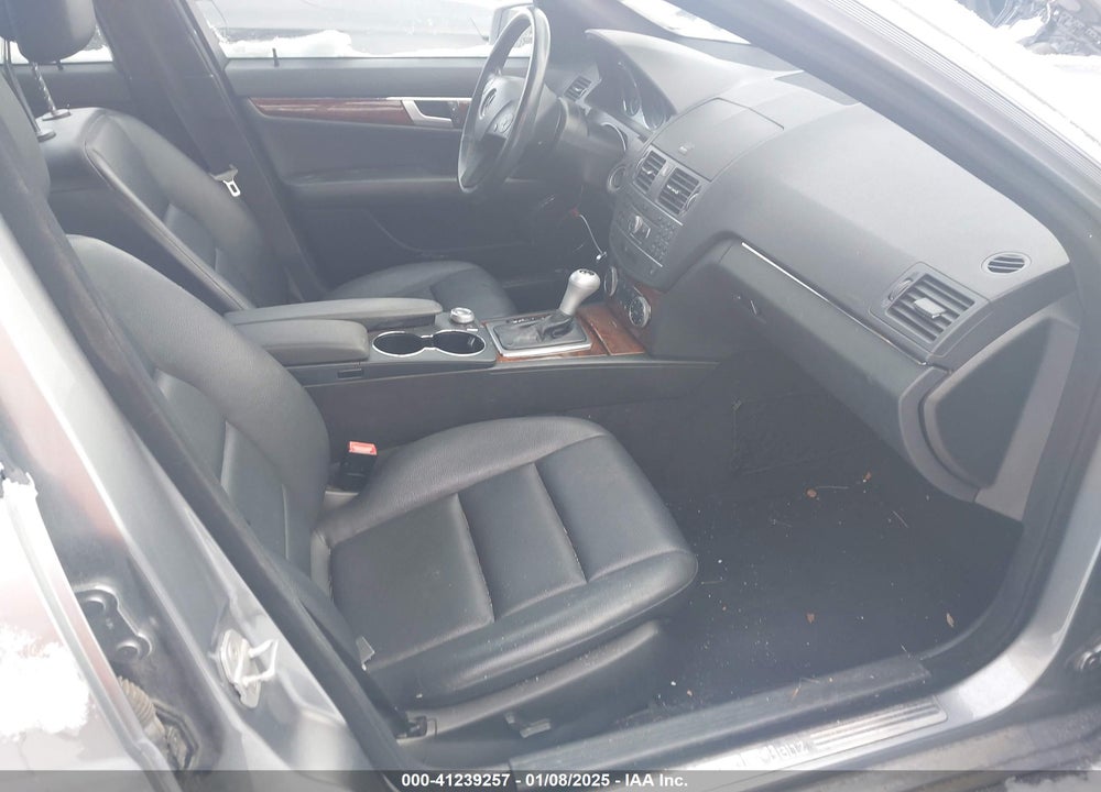 2011 MERCEDES-BENZ C 300 LUXURY 4MATIC/SPORT 4MATIC VIN: WDDGF8BB8BR187311